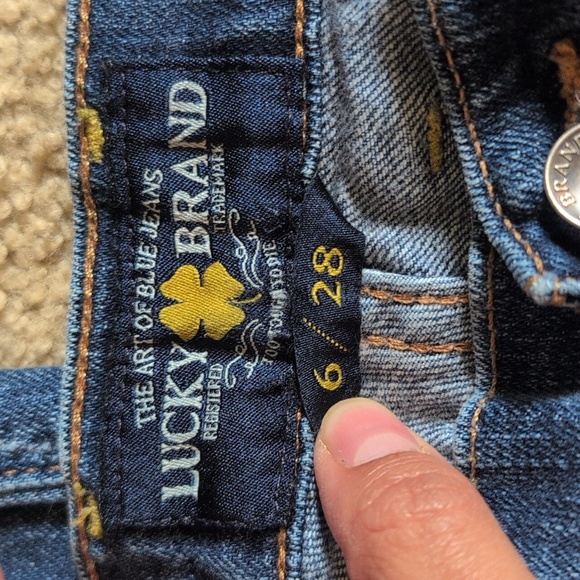 Lucky Brand Sweet N Straight Jeans Size 6/28 - Picture 2 of 9